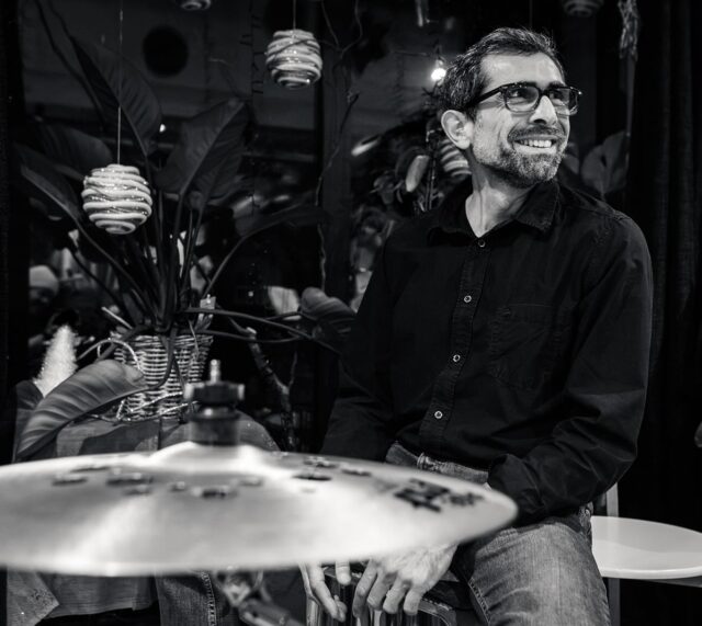 Belle ambiance avec @scarlett.acoustic.band.metz pour l’anniversaire de @lespetitescantinesmetz ! 

#blackandwhite #music